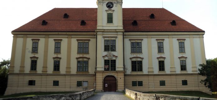 Katalog izložbe “Valpovački vlastelini Prandau-Normann”