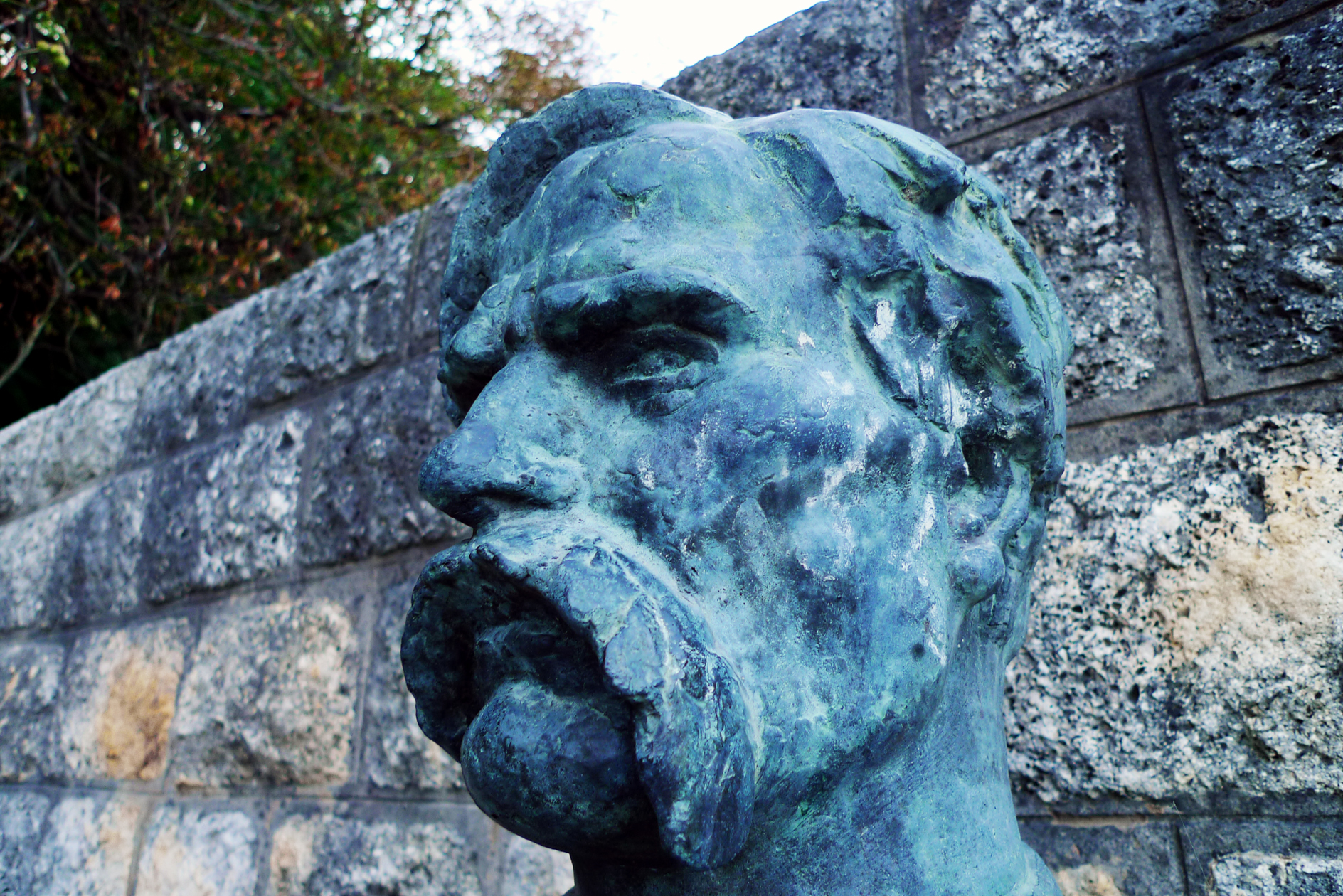 Matija_Gubec_statue_head_closeup