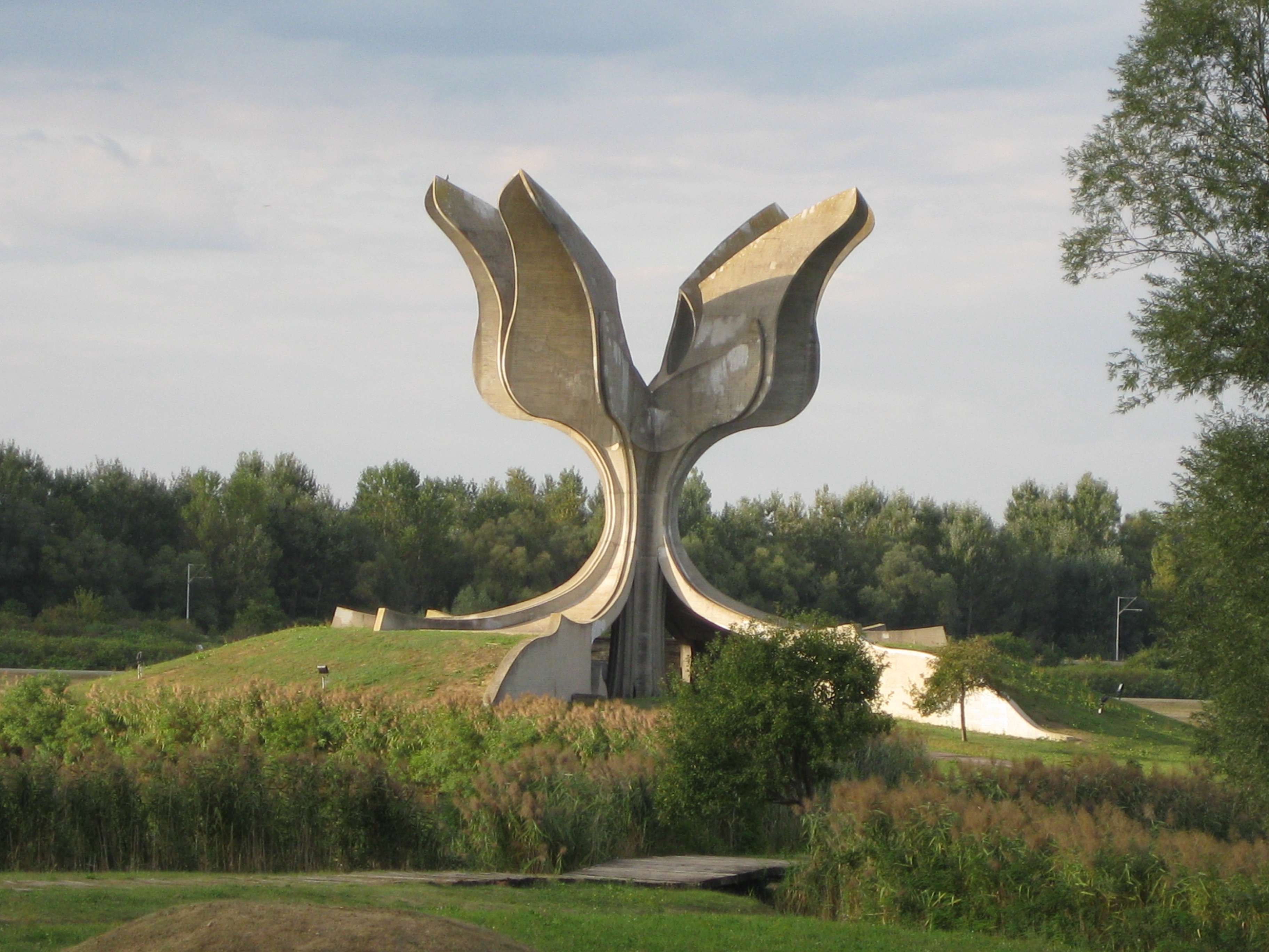 Spomenik_-logor_Jasenovac.1-09