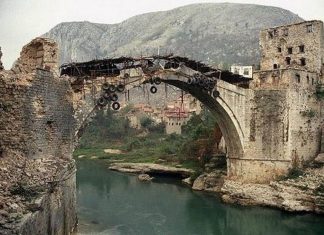 Tko je rušio, a tko srušio Stari most u Mostaru?