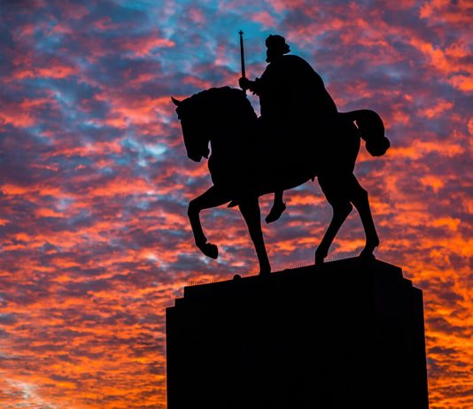 Kip kralja Tomislava u Zagrebu – spomenik četiri režima