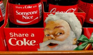 Djed Božićnjak se u Coca-Colinim reklamama prvi put pojavljuje 1931. godine.