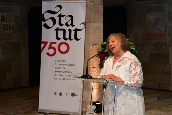 INTERVJU – NELLA LONZA: “Srednjovjekovna zajednica je zajednica suživota, ali ponajprije bih rekla da je to zajednica u kojoj opće dobro doista ima prednost pred pojedinačnom koristi”