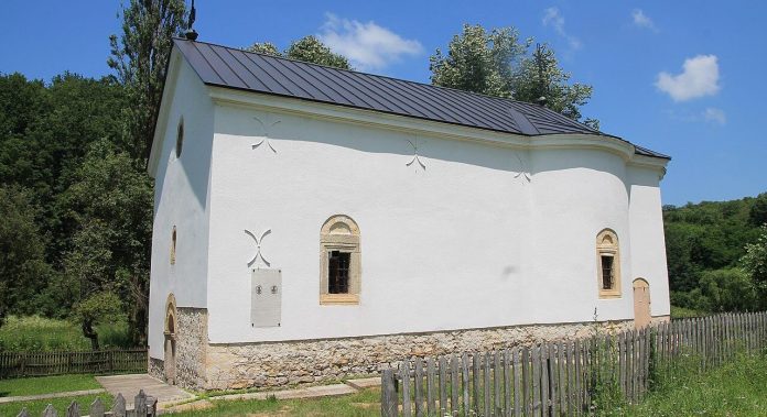 NEJEDNAKI I U SMRTI: Spomen-ploča koja je podijelila selo