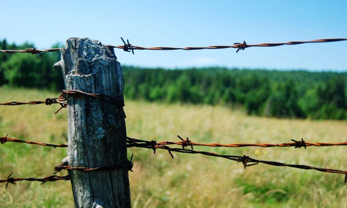 PRERIJA, ROV, LOGOR: Politička povijest bodljikave žice