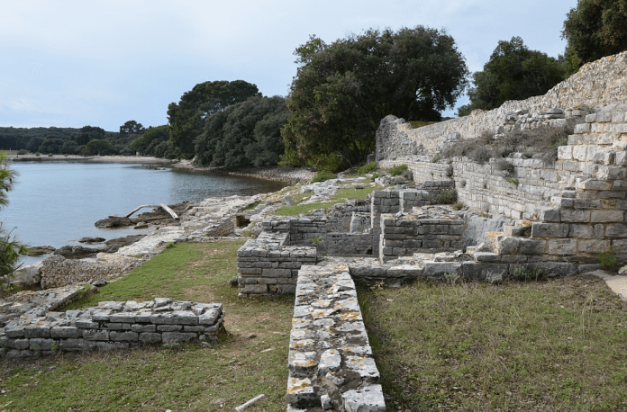 Arheološki ostatci i dekoracije iz rimske vile na Brijunima